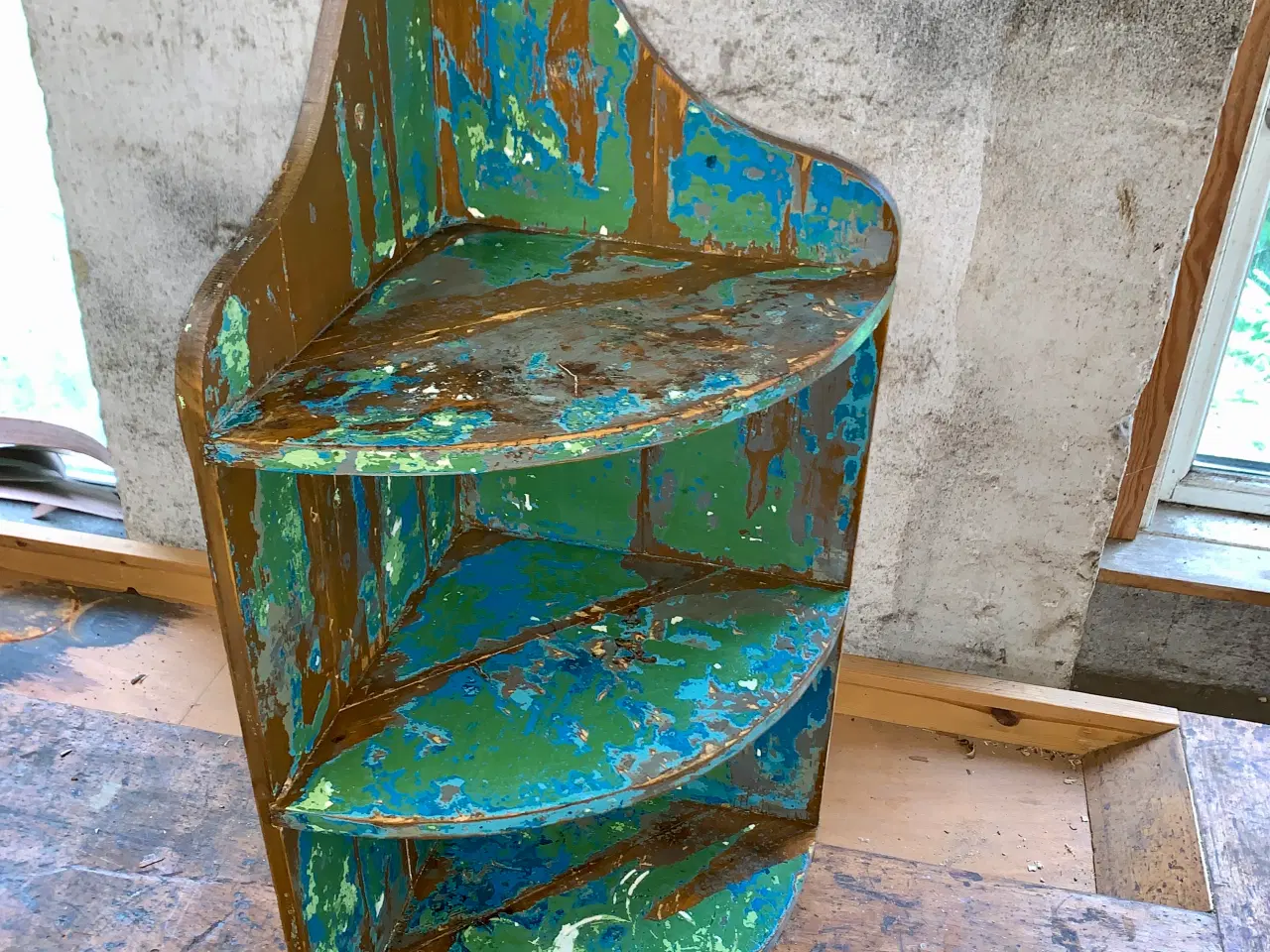 Billede 4 - Hjørnehylde med flot patina