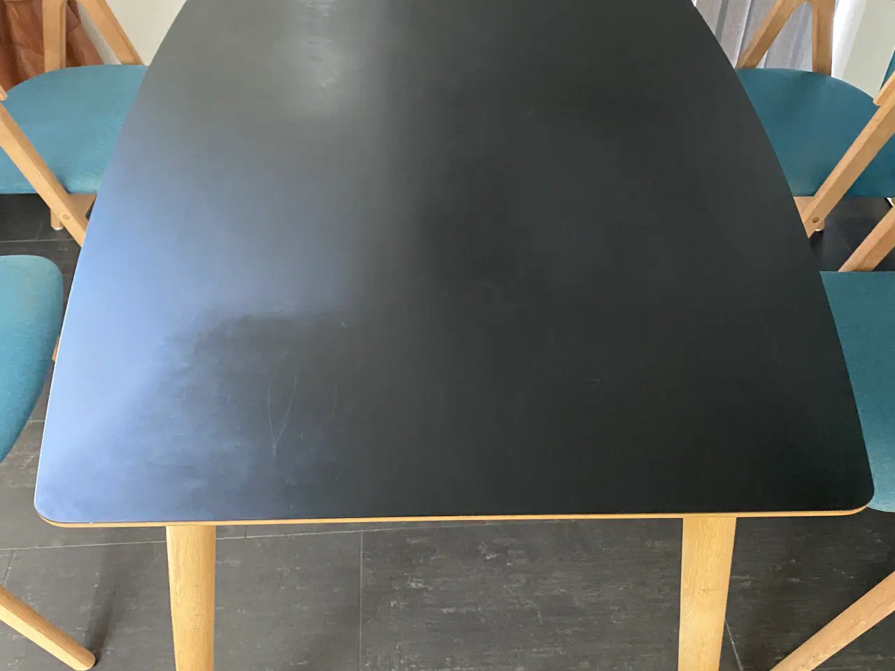 Billede 1 - Spisebord