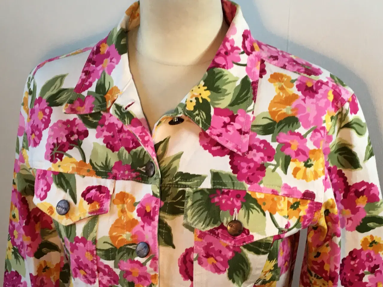 Billede 2 - Sand Copenhagen, blomstret jakke, str 36