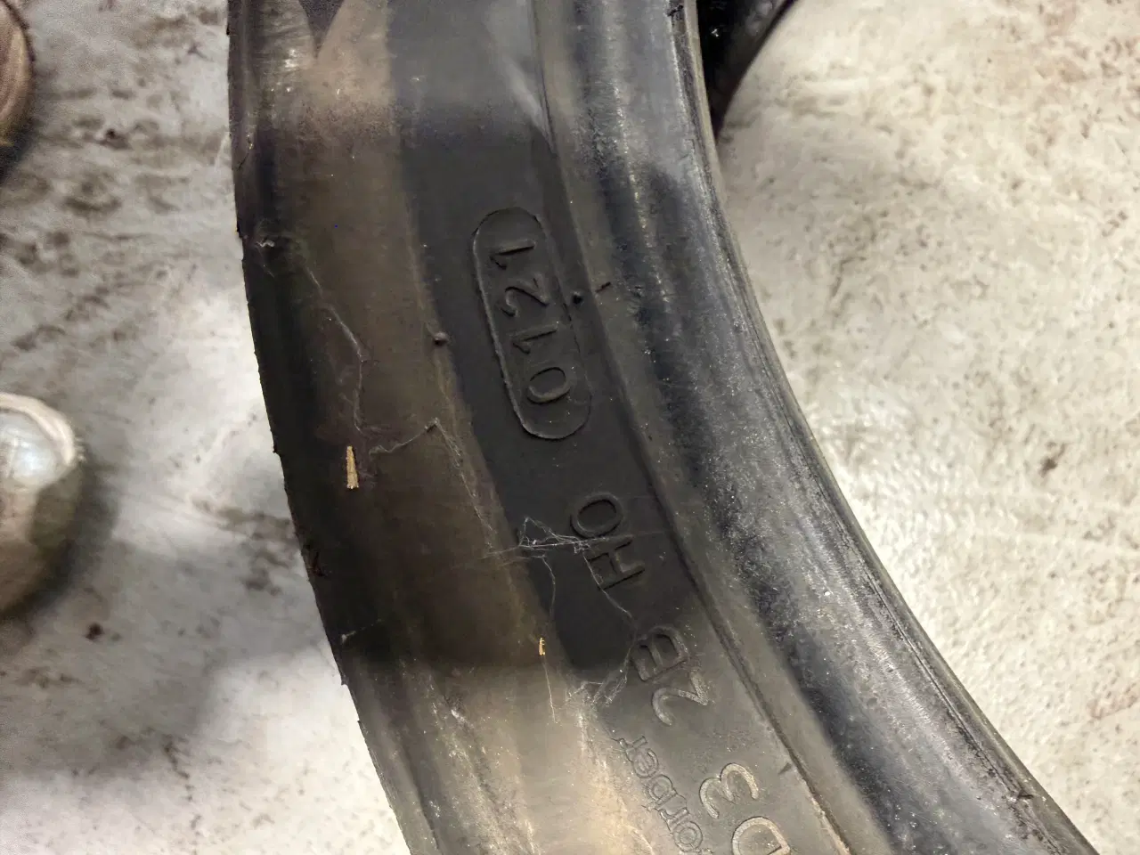 Billede 3 - 2 brugte 235/40 19 hankook sommerdæk 