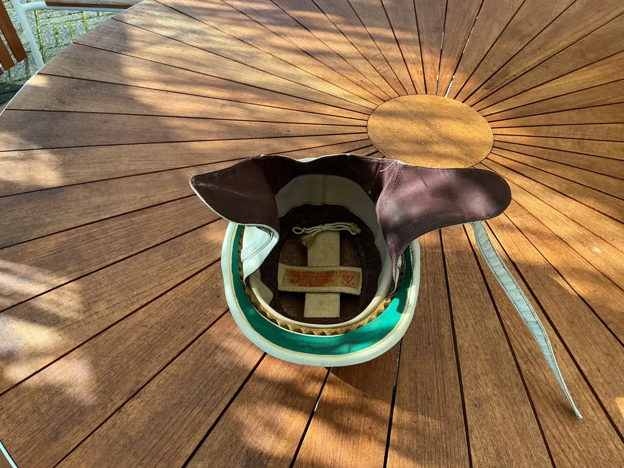 Billede 4 - Æggeskal  styrthjelmtil veteran knallert 