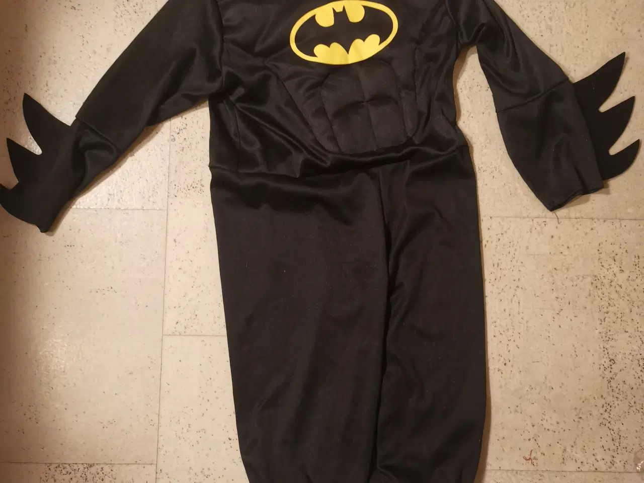 Billede 1 - Batman Kostume str 3-4år