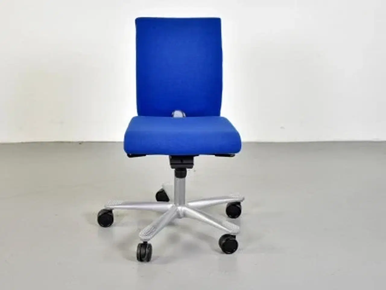 Billede 1 - Häg h04 credo 4200 kontorstol med blåt polster og gråt stel