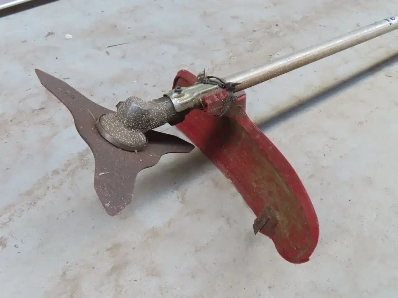 Billede 2 - Buskryder JONSERED CC 2235