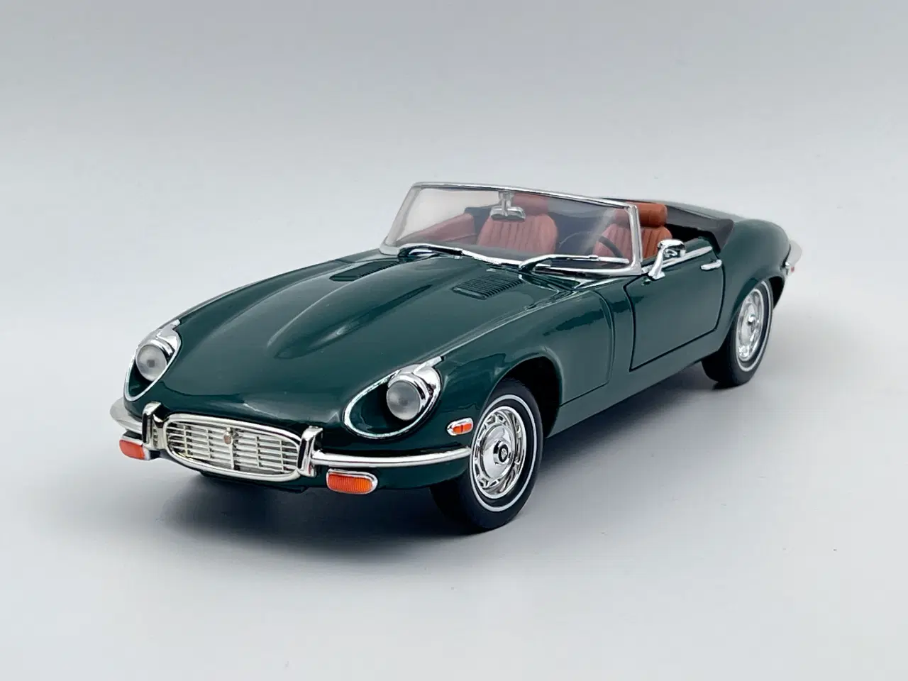 Billede 1 - 1971 Jaguar E-Type Mk3 Cabriolet - 1:18  