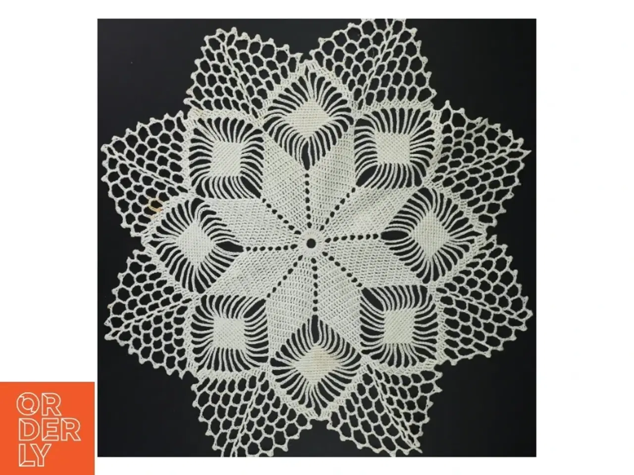 Billede 1 - Hæklede lyseduge (str. Ø. 45 cm. ø. 45 cm. 60 x 35 cm)