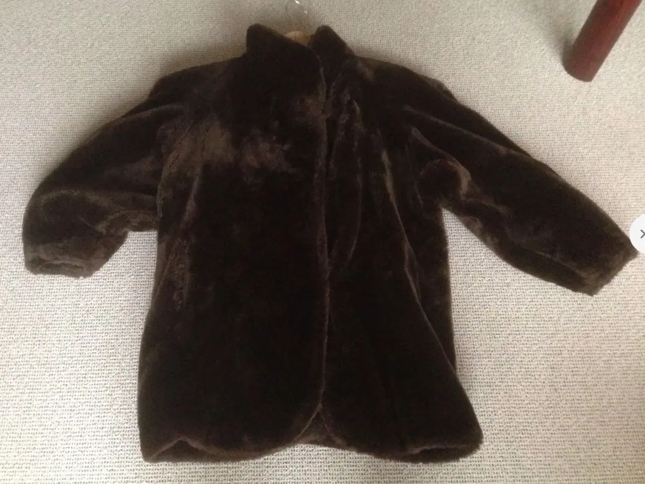 Billede 4 - 3/4 lang jakke i imiteret bjørn