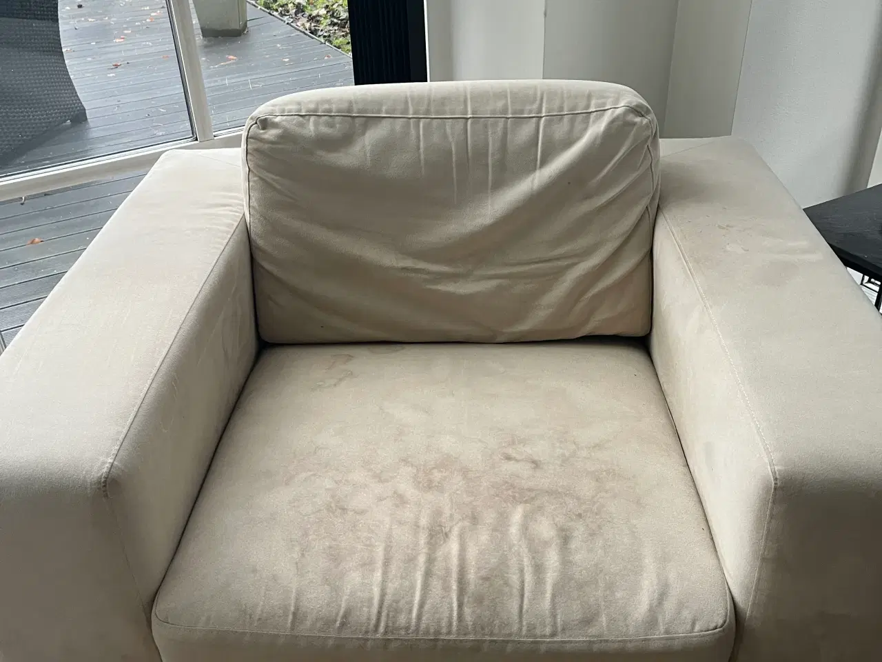 Billede 2 - Lænestol med puf i beige microfiber