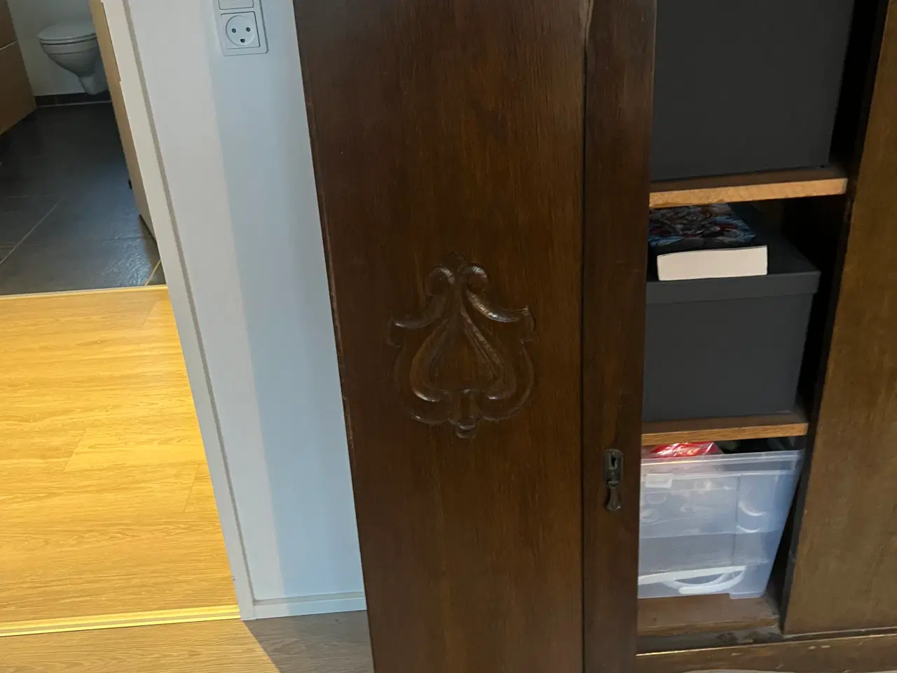 Billede 4 - Teak skab bortgives