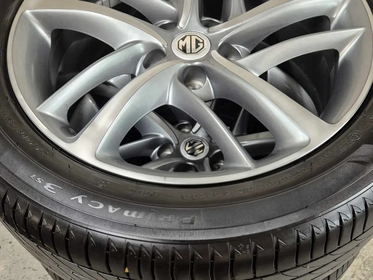 Billede 2 - 5x112 MG EHS ORIGINAL ALUFÆLGE MED NYE SOMMERDÆK