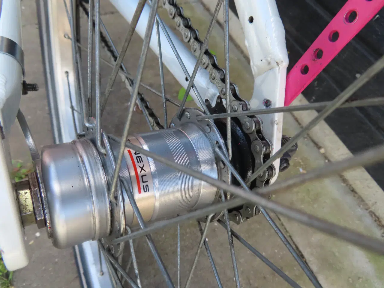 Billede 4 - Super flot totalt renoveret pigecykel 24 tommer
