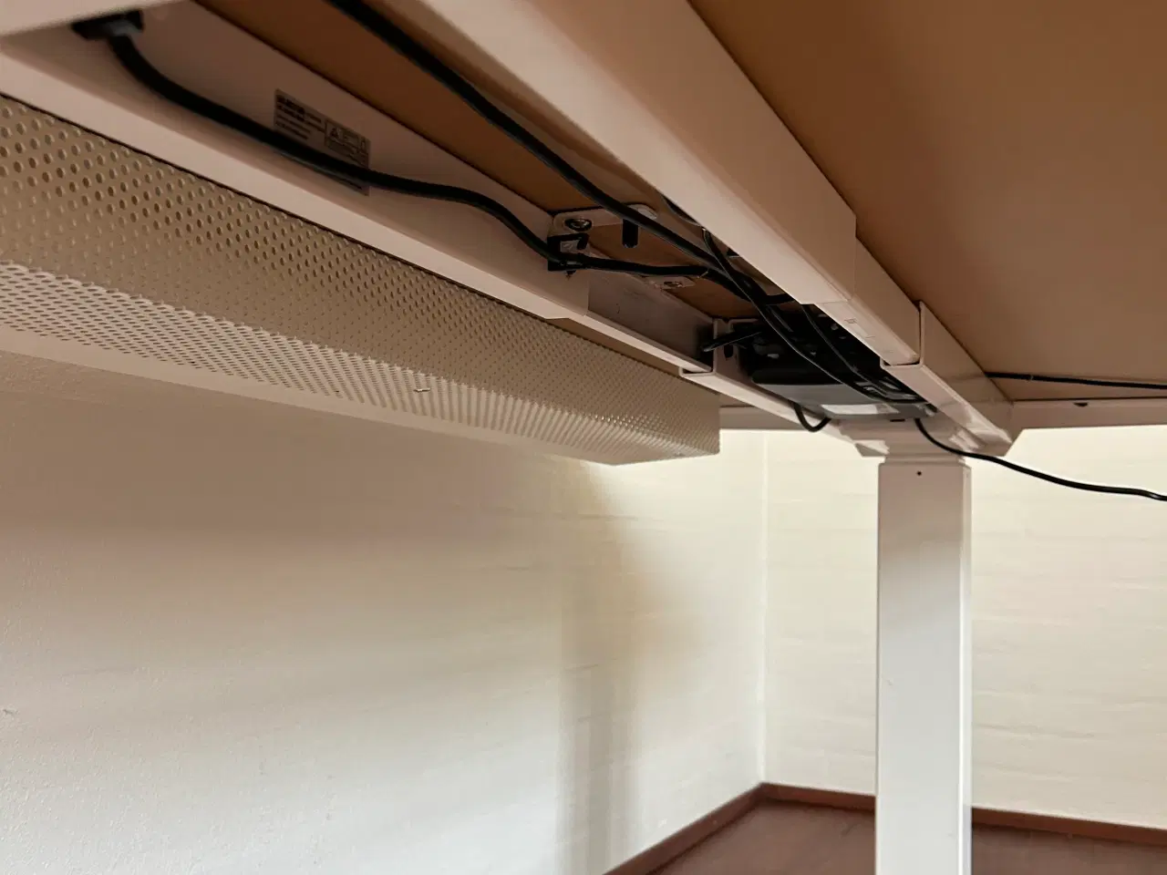 Billede 3 - Hæve-/sænkeskrivebord