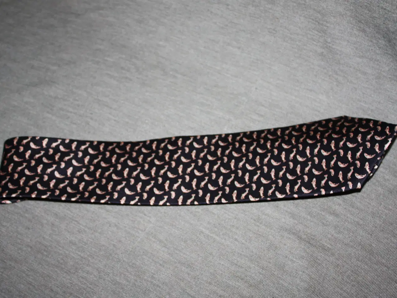 Billede 2 - Silke slips med fisk Museum Artifacts All Silk