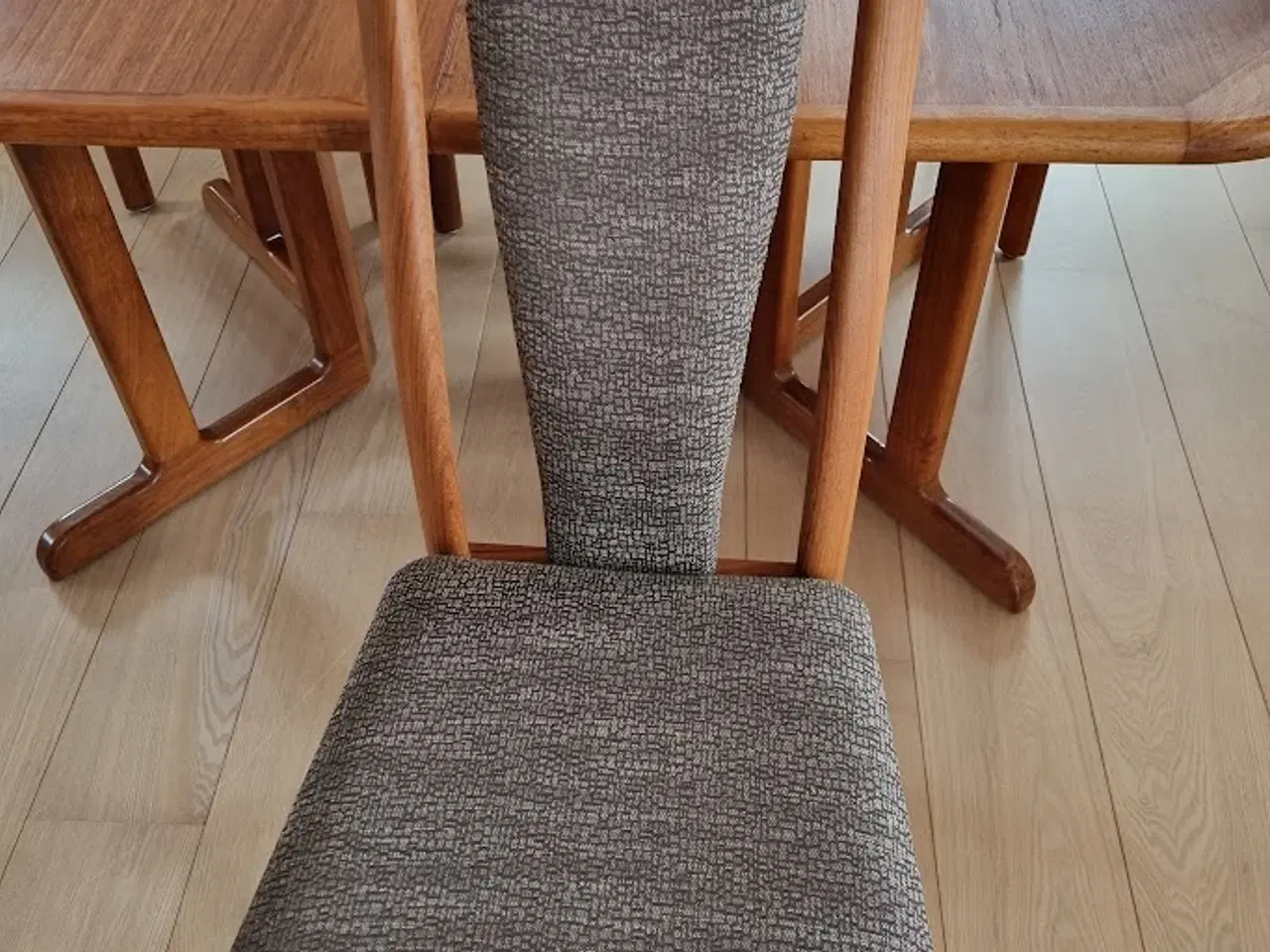 Billede 4 - Spisebord med stole i teak Skovby