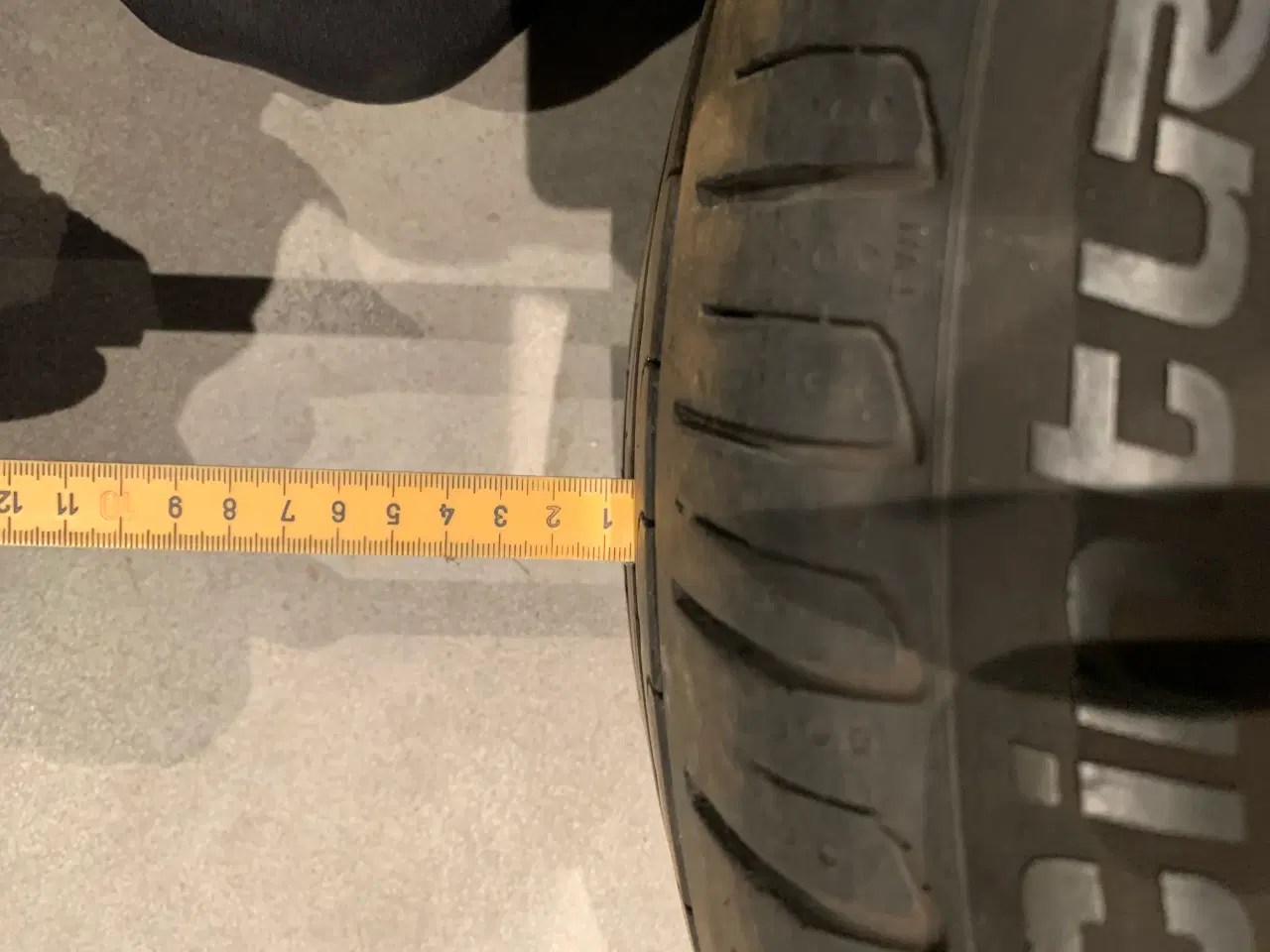 Billede 4 - PIRELLI Sommerdæk 235/45/R17