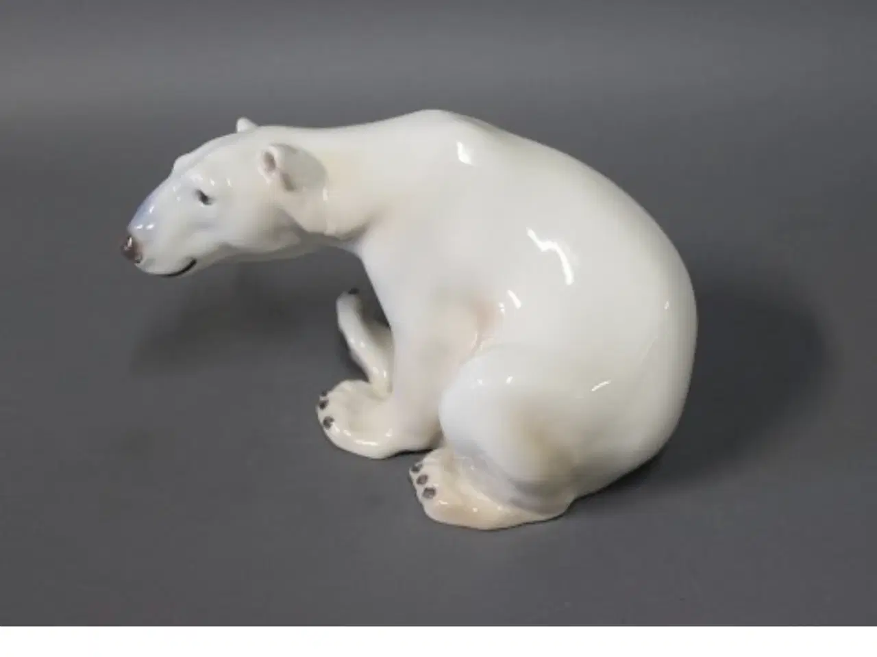 Billede 1 - Siddende isbjørn, 409