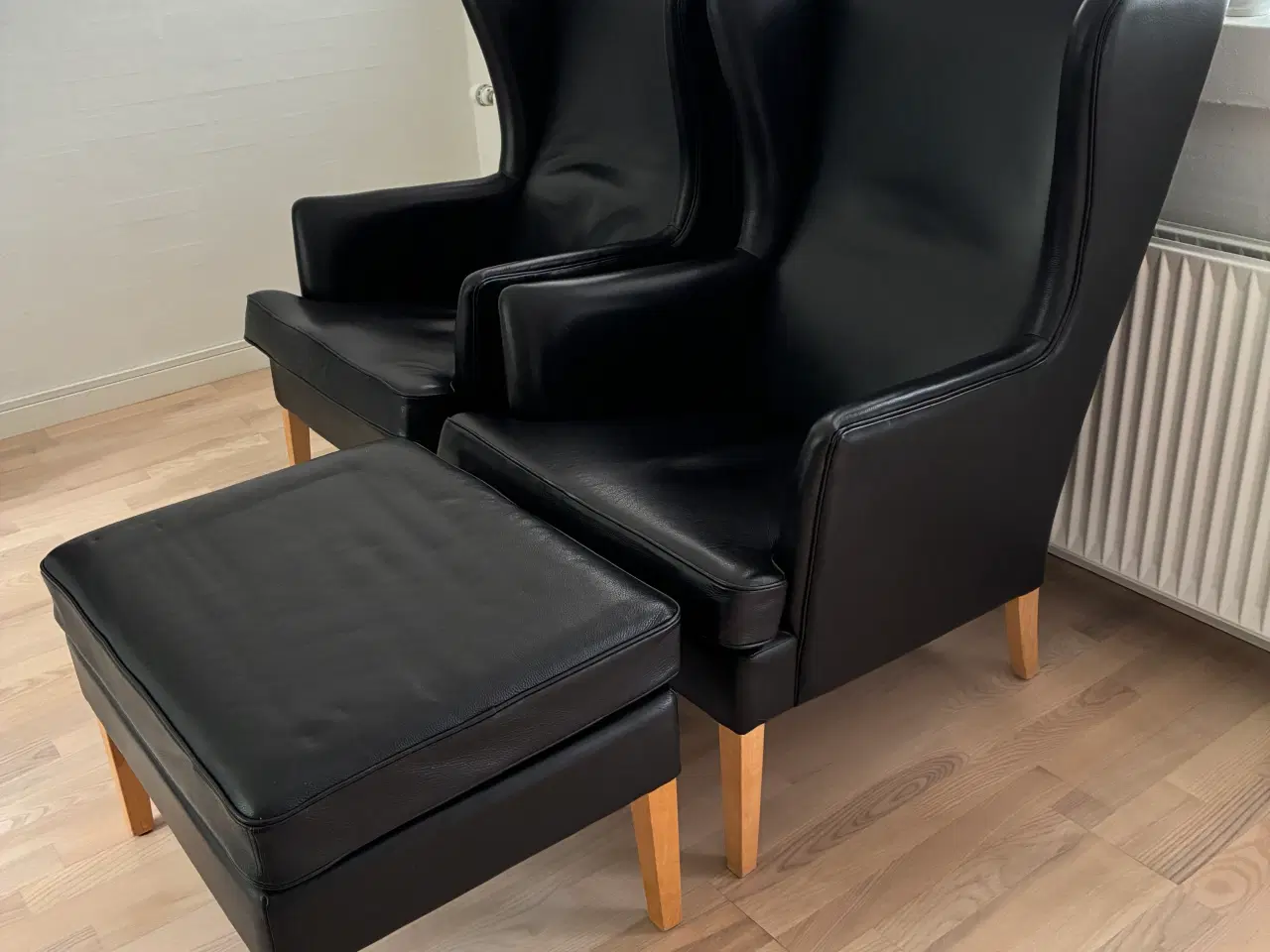 Billede 2 - Søren Lund SL 125 Øreklapstole, sort læder