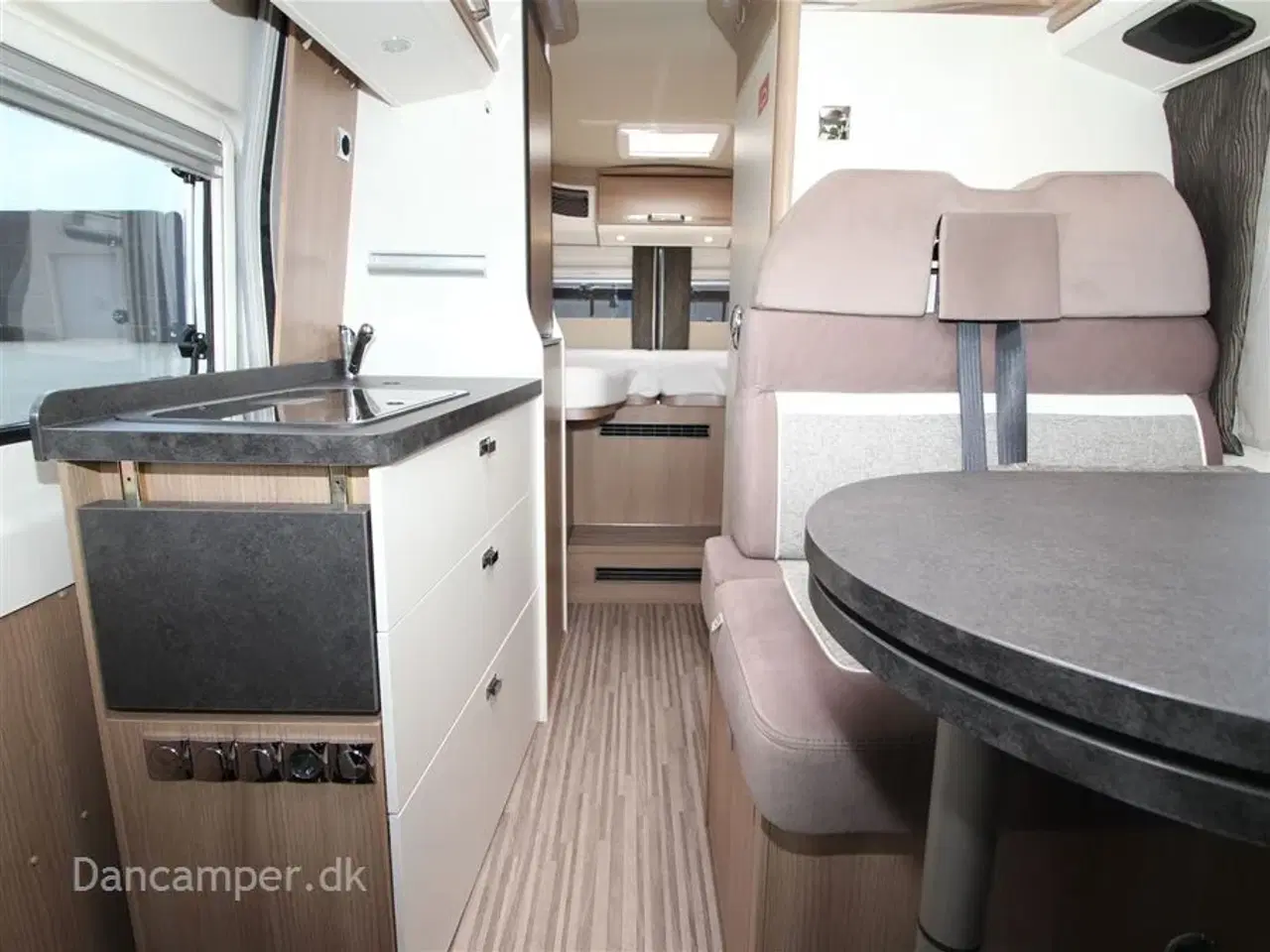 Billede 12 - 2019 - Carthago van 640 LE Chaming Carthago Charming, Luksusvan godt udstyret - Enkeltsengsmodel. 150Hk Automatgear - Solcelle - inverter mm.