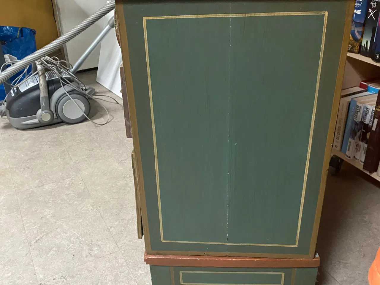 Billede 2 - Antik kommode med almuemaling