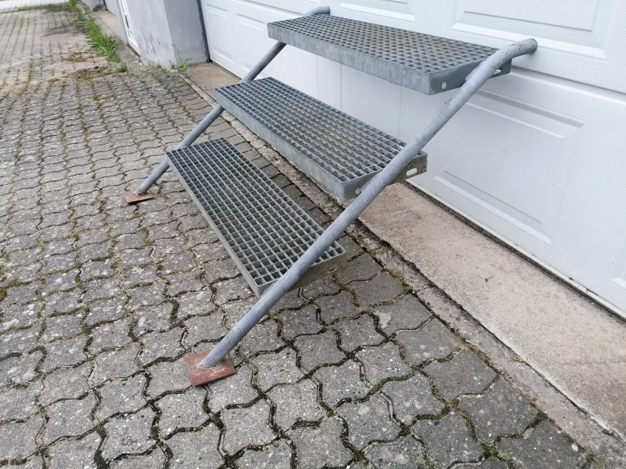 Billede 1 - Solid 3 Trins Ståltrappe