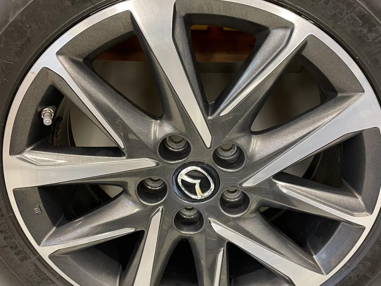 Billede 4 - 4 stk Mazda fælge med Brigeston dæk 225/65R17-102H