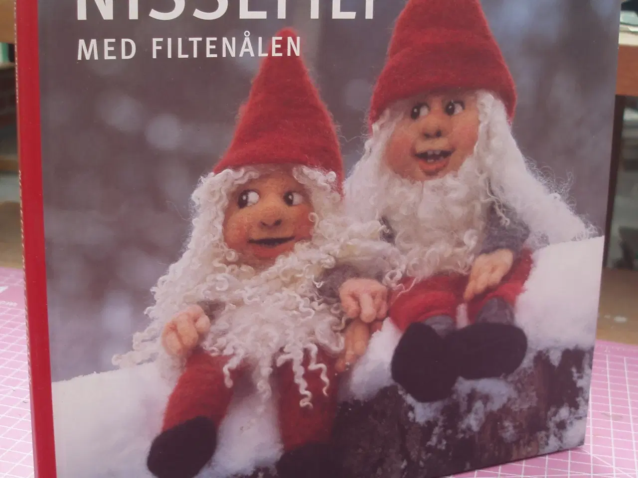 Billede 1 - Hobby; Nissefilt med filtenålen