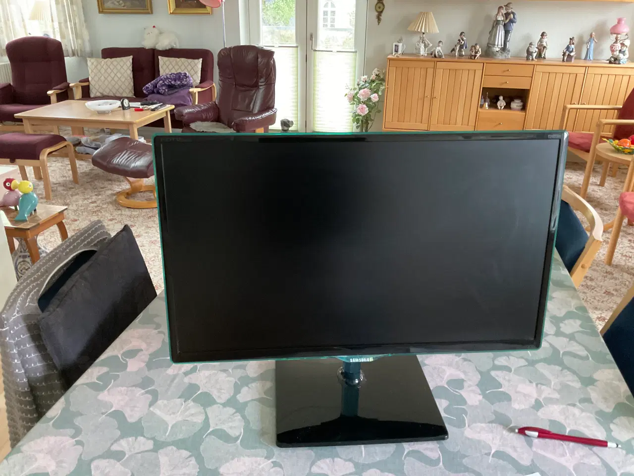 Billede 1 - Computer. Skærm  b-55-h-32