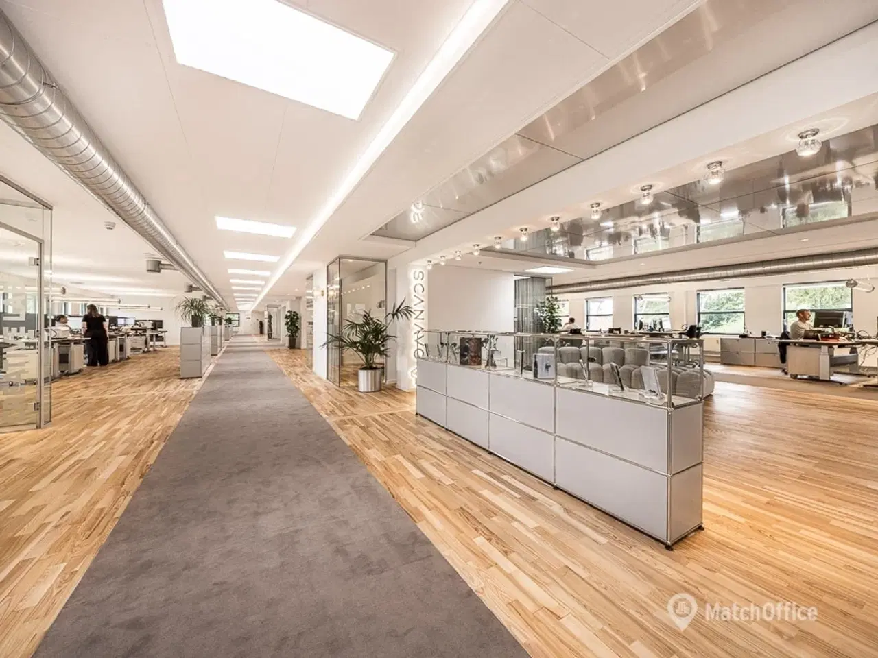 Billede 10 - Kontor med lys fra alle sider på 1. sal