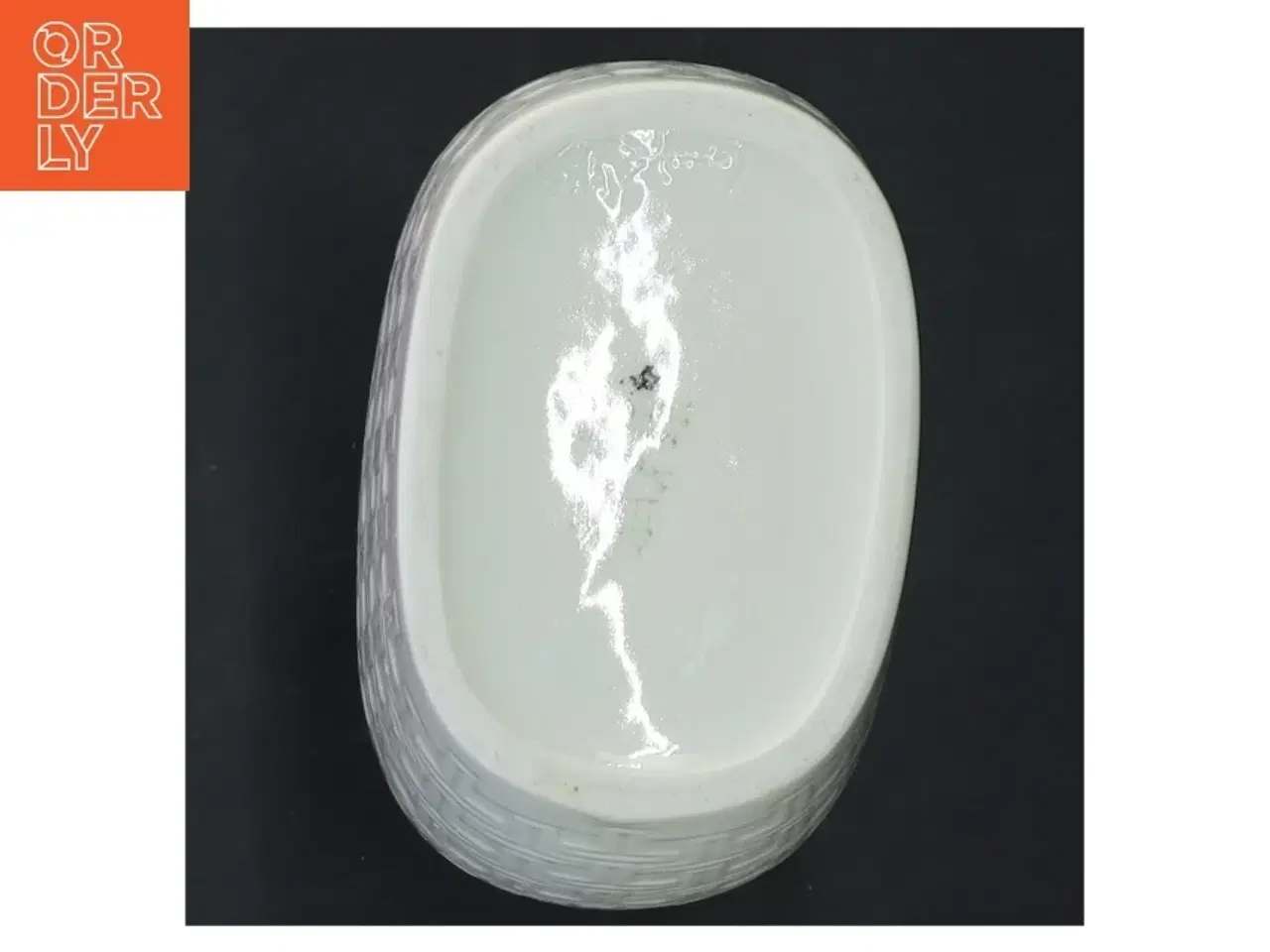 Billede 2 - Bing og Grøndal Hvid vase med mønster fra B&G (str. 15x10 cm)