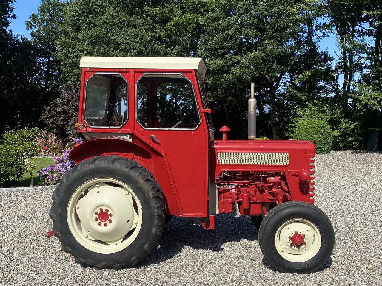 Billede 2 - Veterantraktor - IH B275 - benzin