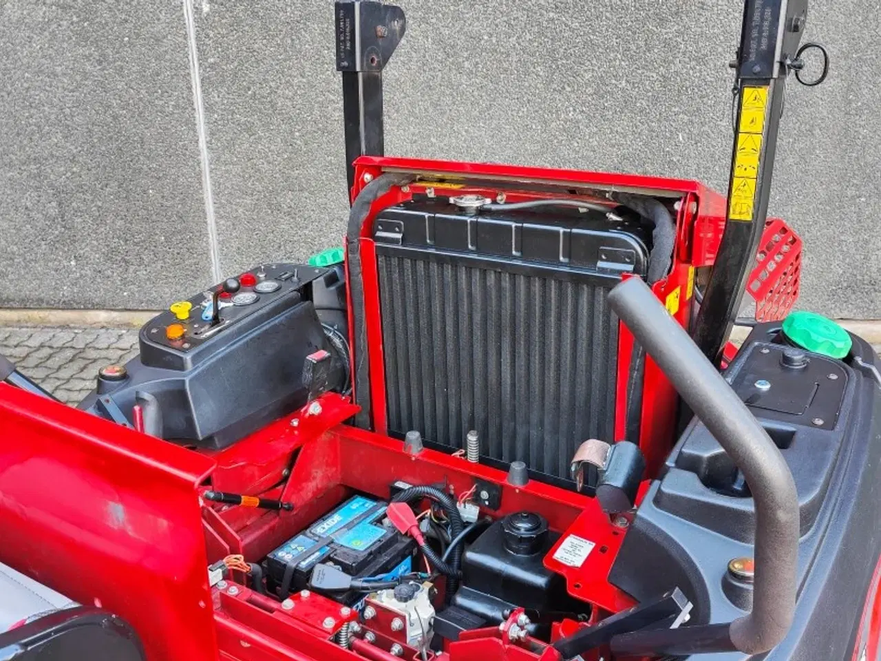 Billede 3 - Ferris ZT5100IS-72" plæneklipper – 33HK diesel