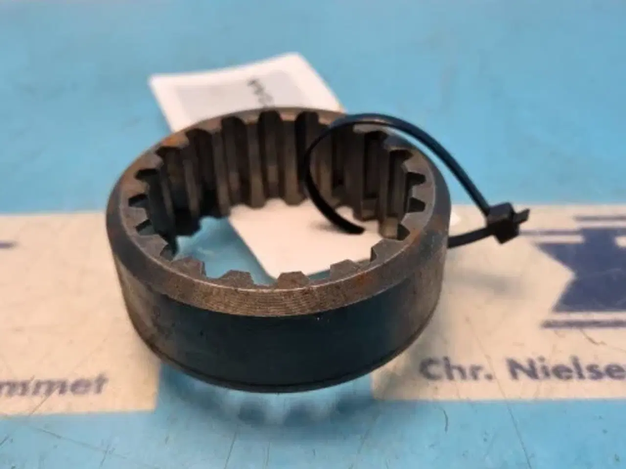 Billede 5 - New Holland 8340 Muffe F0NN7K272AA