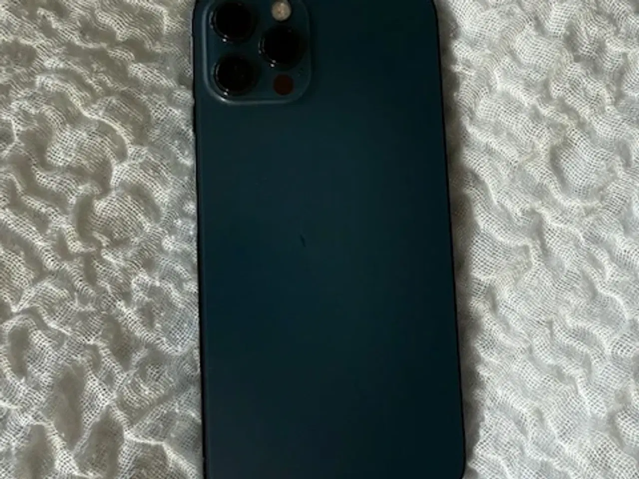 Billede 2 - Fin og velholdt iPhone 12 Pro sælges