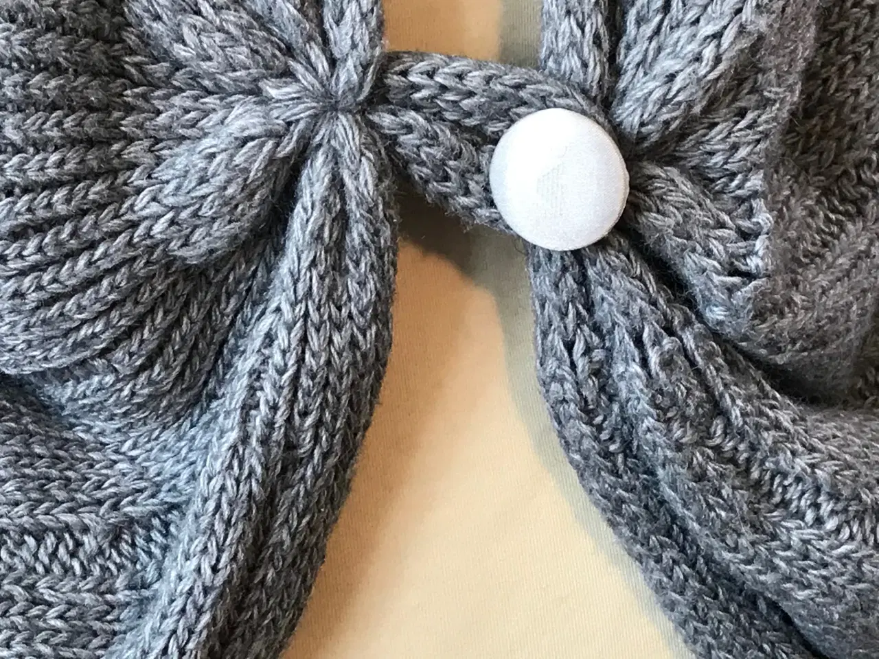 Billede 3 - Emporio Armani, sjal, str one size