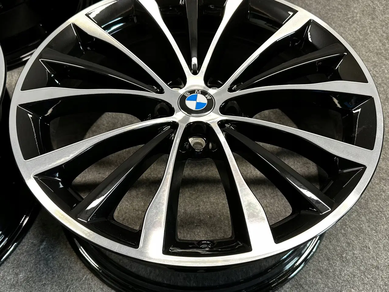 Billede 3 - BMW 5 G30 G31 663 8J og 9J x 19" 5x112