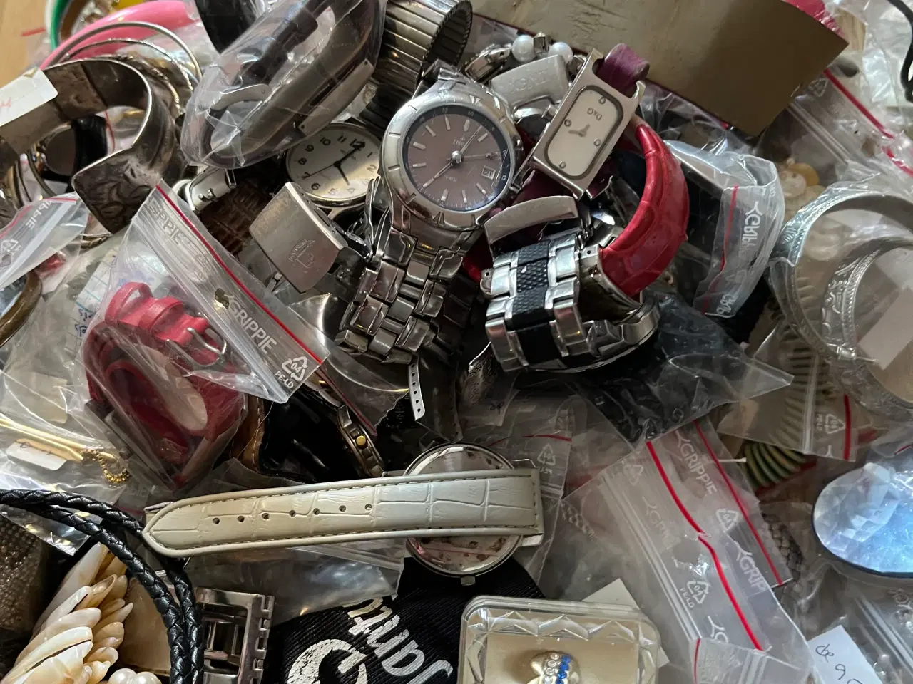 Billede 4 - Stort lot af smykker