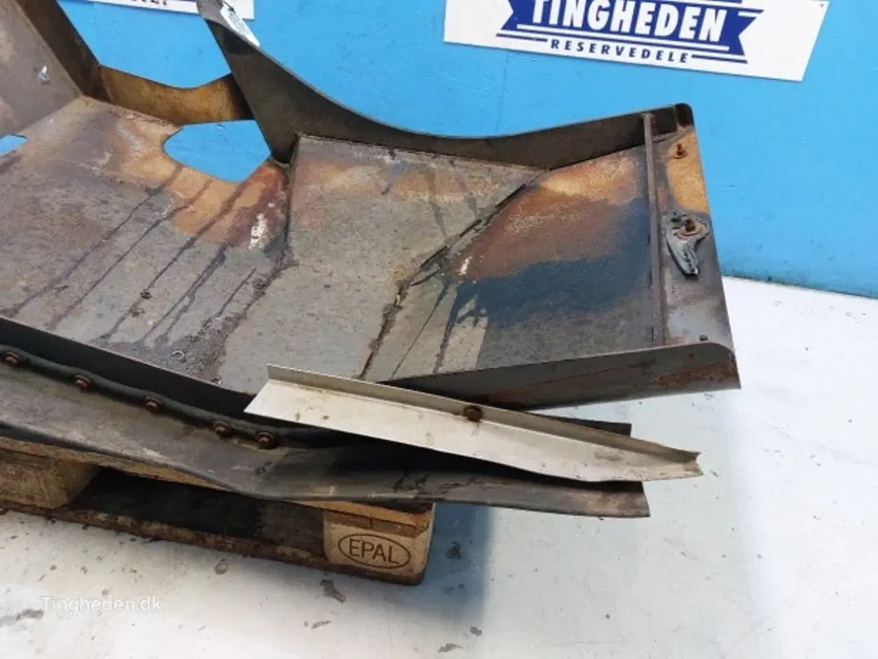 Billede 18 - Case 821E Hjulskærm R.  87569007