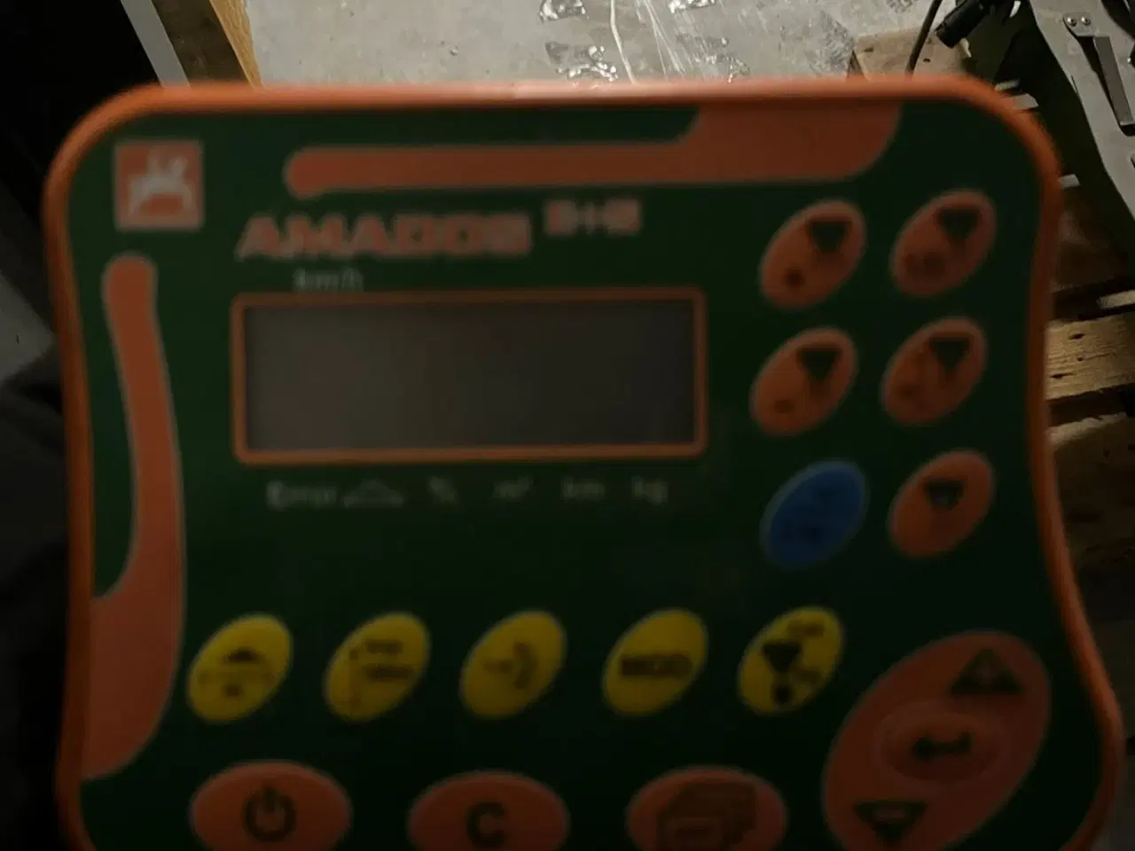 Billede 8 - Amazone E+S 750 Velholdt Salspreder som er meget lidt brugt, den er med Amados computer