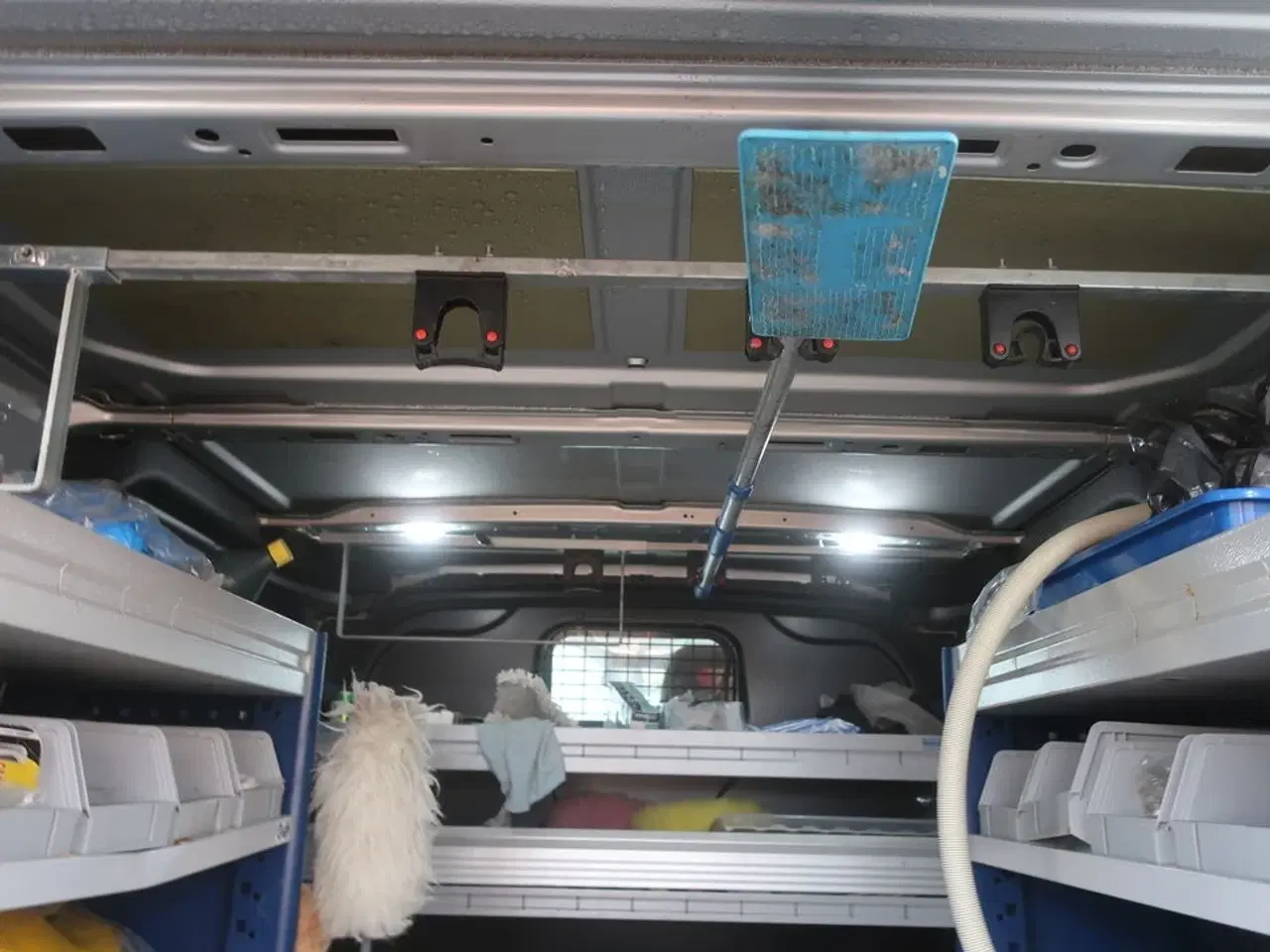 Billede 22 - Varebil FORD TRANSIT CUSTOM VAN 2.0 TDCI - FWD (170 HK) med indhold