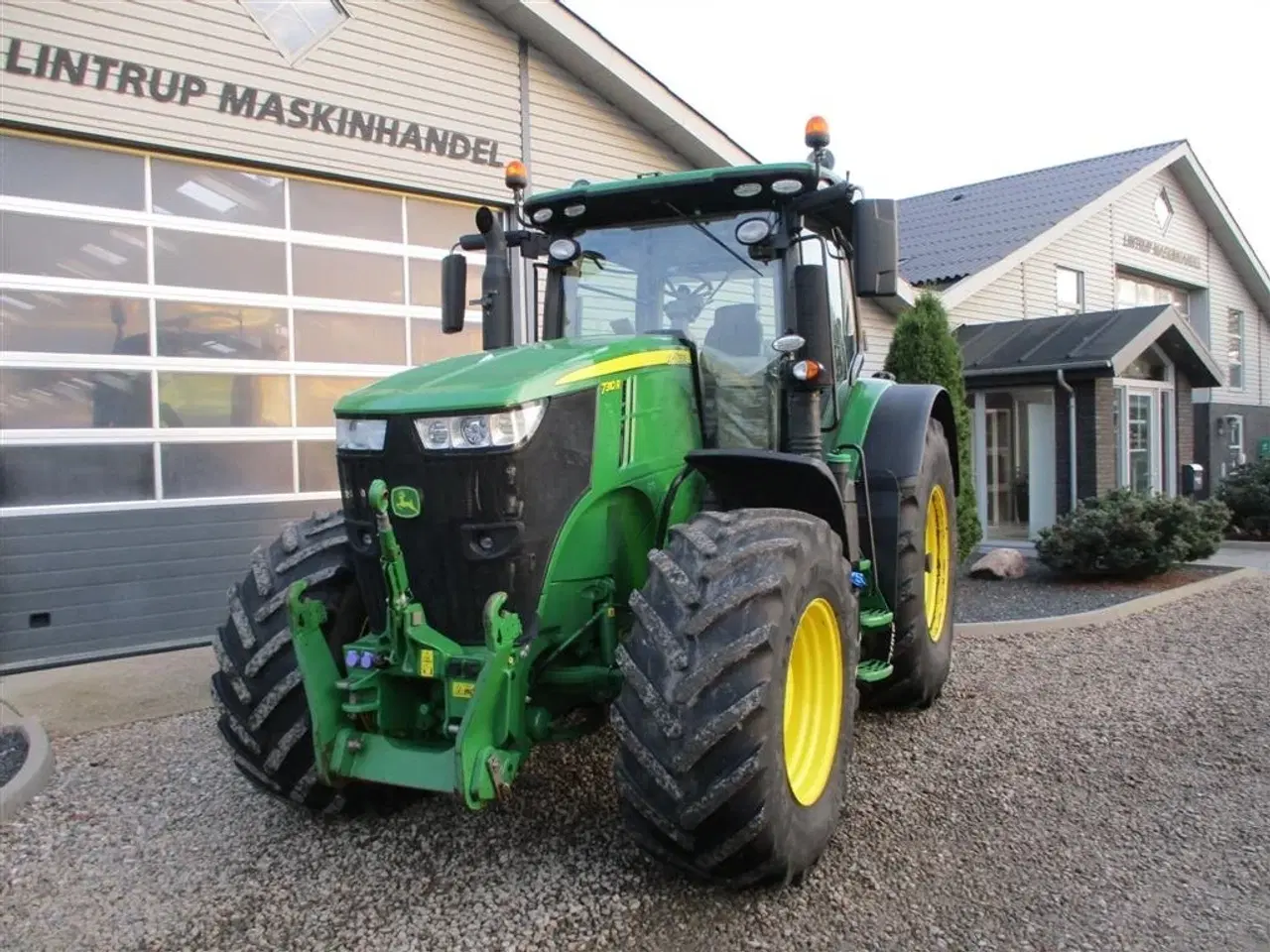 Billede 9 - John Deere 7310R Med frontlift og frontPTO en ejers gård traktor