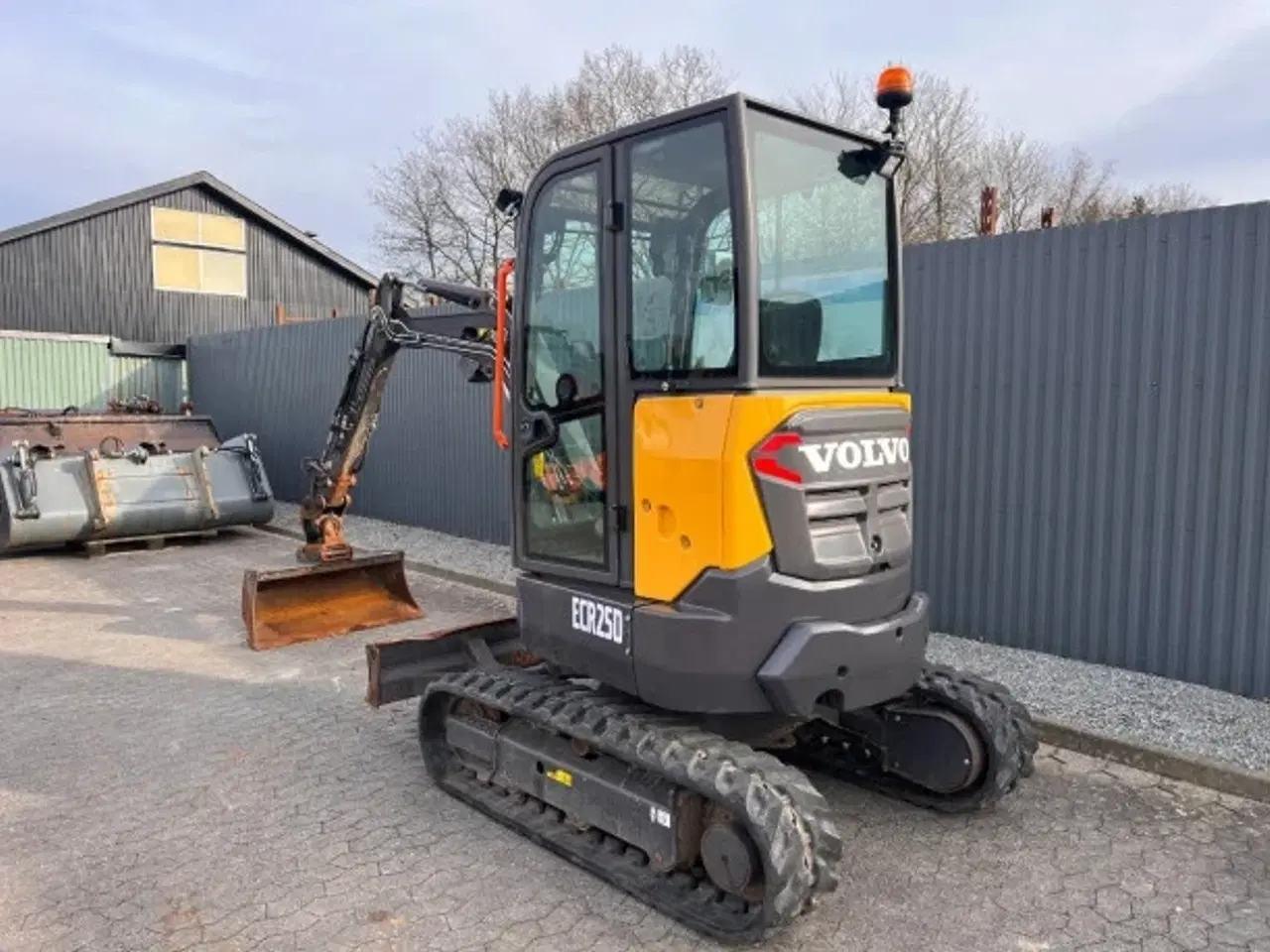 Billede 7 - Volvo ECR25D - 2,5T / Powertilt, centralsmøring & planerskovl