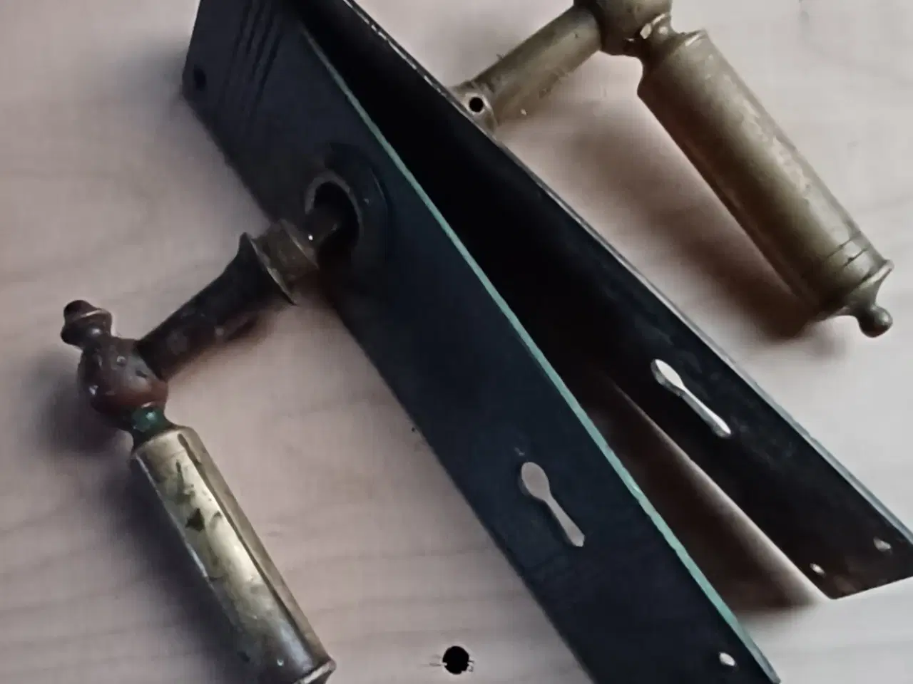 Billede 2 - Antikke dørgreb, messing.