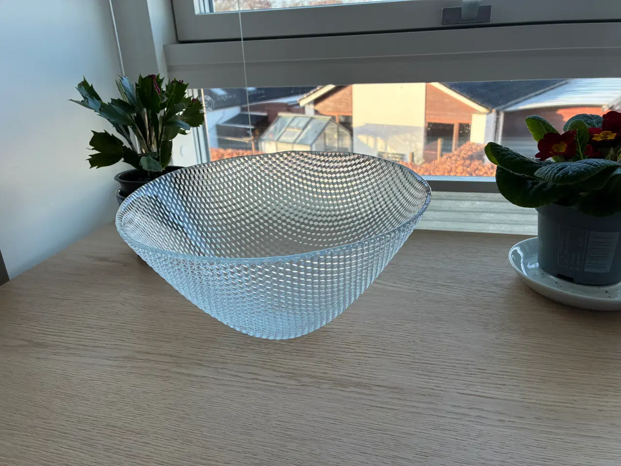 Billede 1 - Stor glasskål i klar nubret glas, Trigona, Holmega