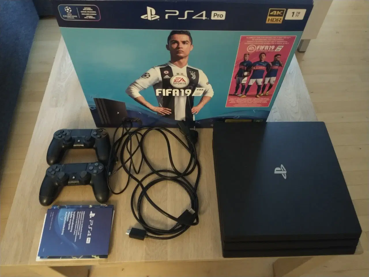 Billede 1 - Playstation 4 Pro, CUH-7116B - 1TB - FW 9.00