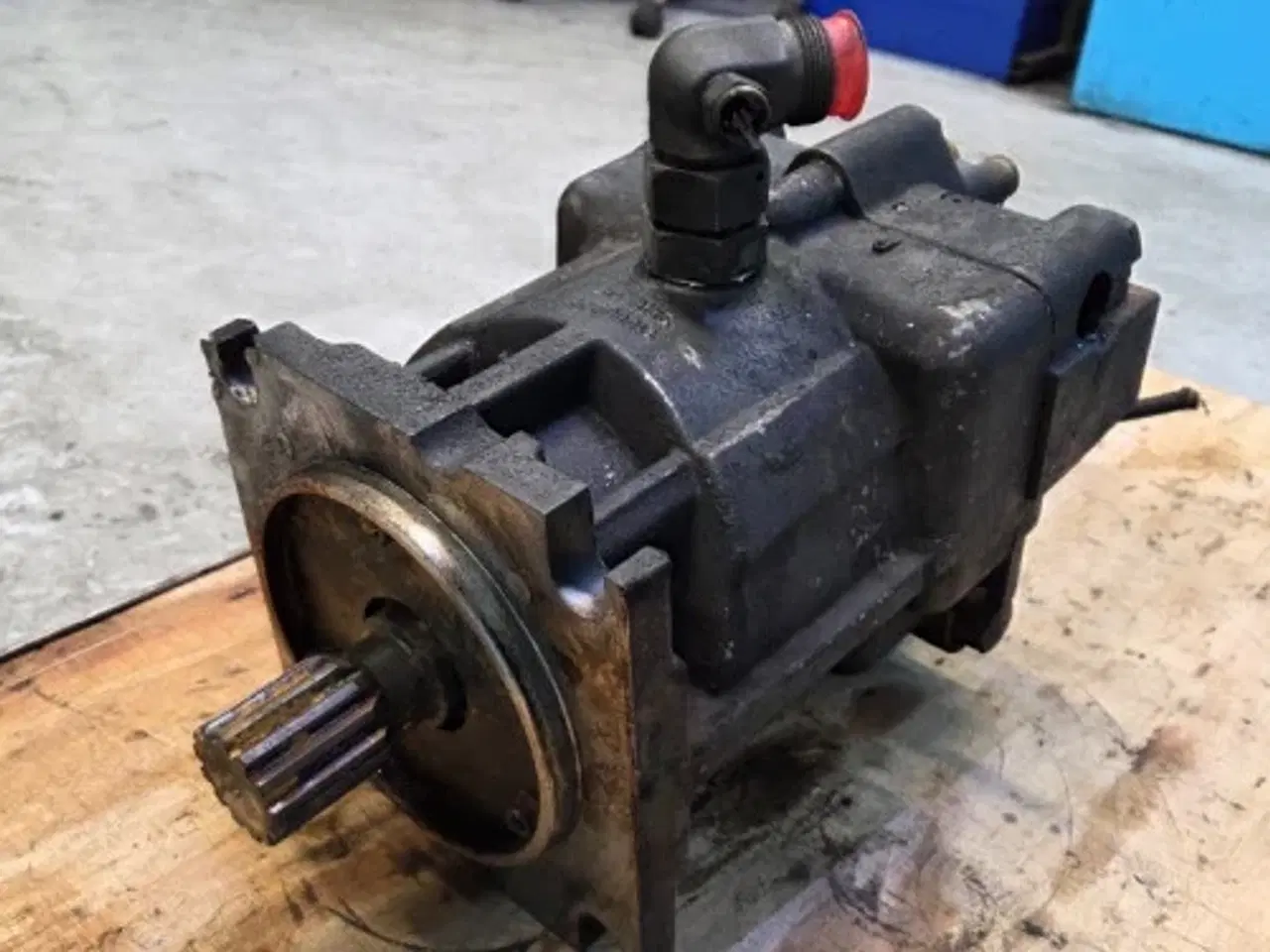 Billede 15 - New Holland CR9.90 Hydrostatmotor 84819681