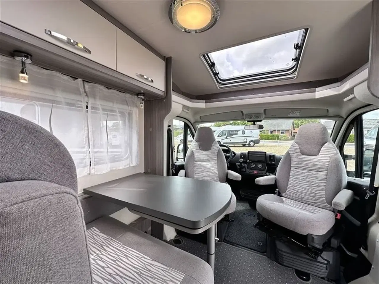 Billede 22 - 2022 - Hobby Ontour Edition V65 GE   Super velholdt enkeltsenges camper
