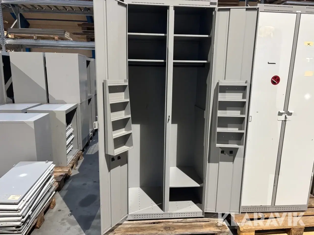 Billede 4 - Industri skab Combi-Industri a/s 57 styk små + 40 styk store