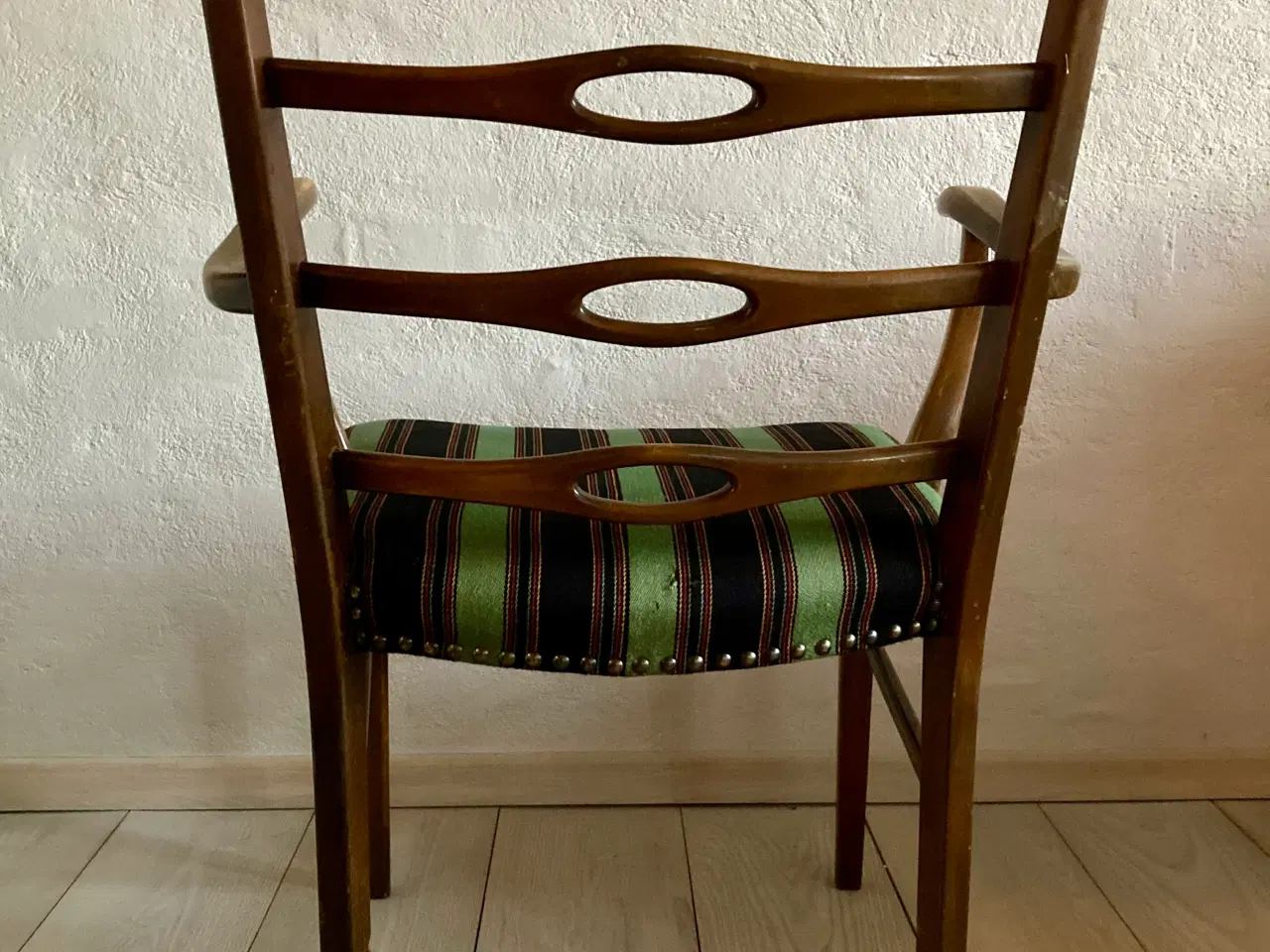 Billede 3 - 60’er stol med armlæn - Dansk design / møbelsnedke