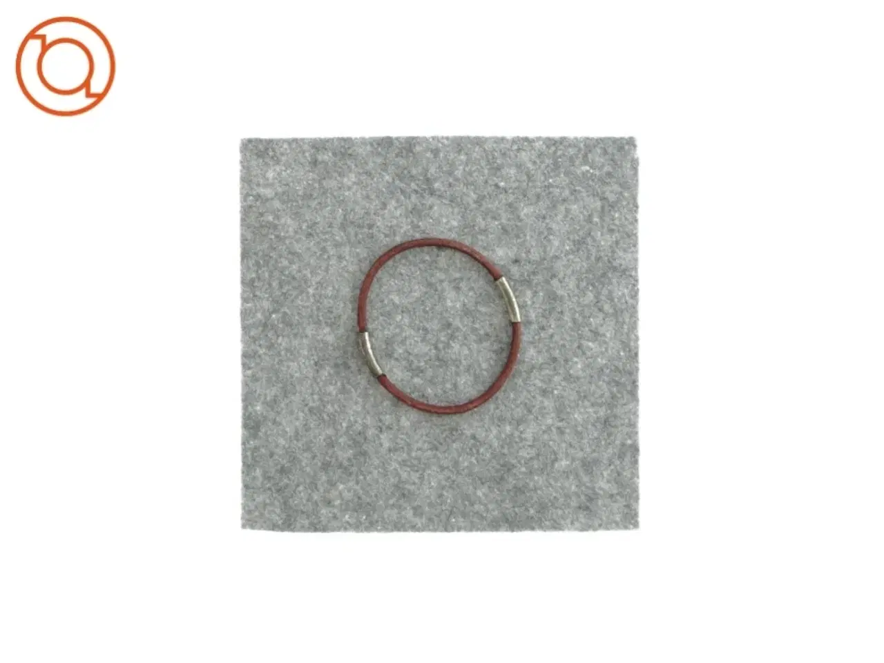 Billede 1 - Armbånd i læder -  cirka 7cm i diameter