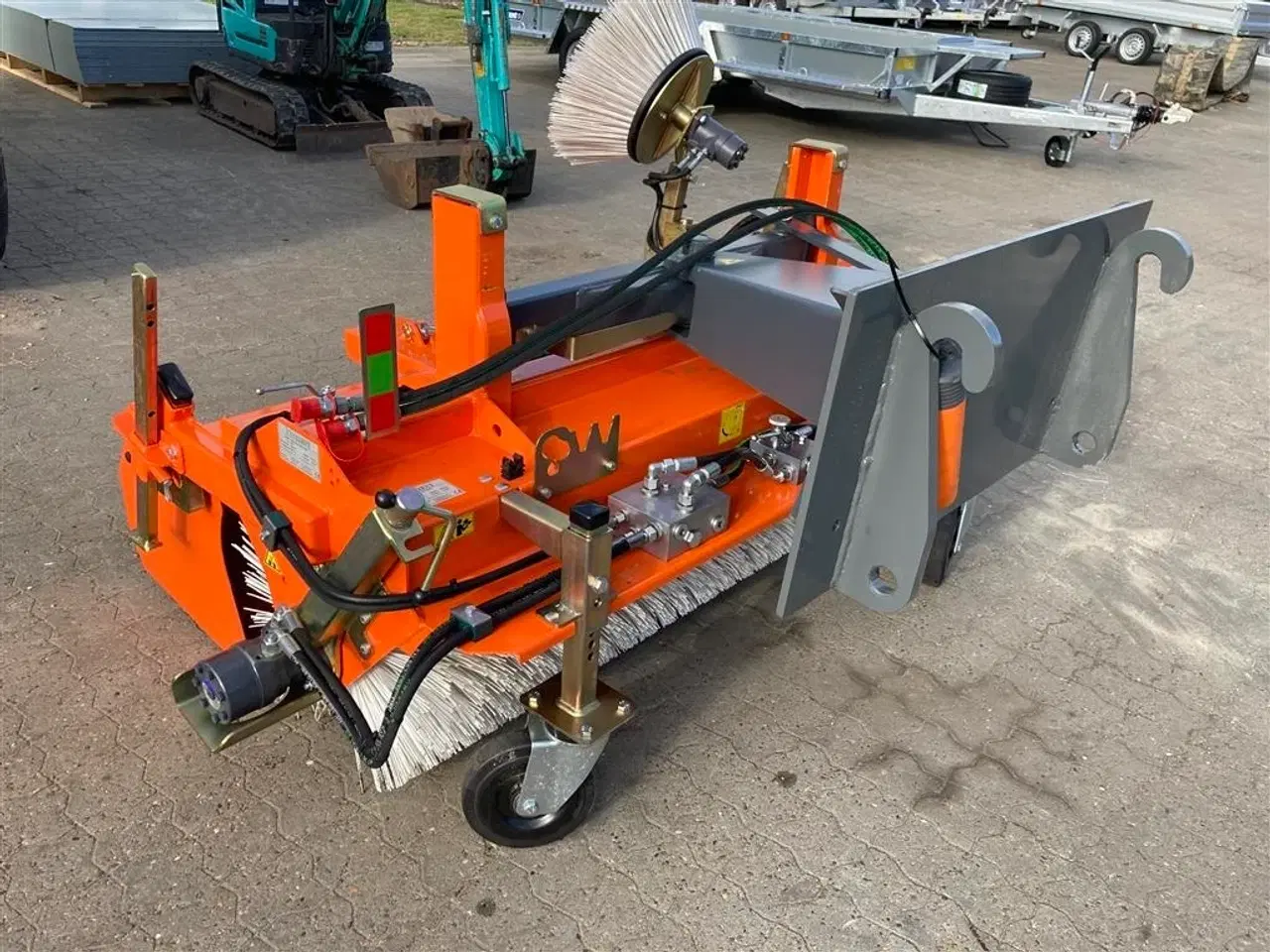 Billede 2 - Bema 20-1550 Monteret med opsamlerkasse og sidekost